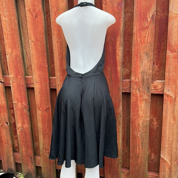 Elegant Black Halter Dress Size 12 %100 Silk Open Back - Picture 6 of 11